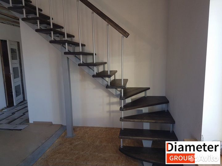 Металлическая лестница в частный дом
