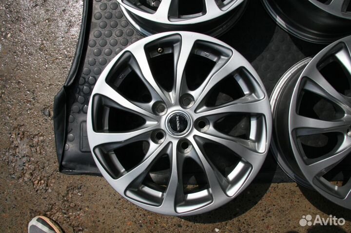 Литье Bridgestone Balminum R16