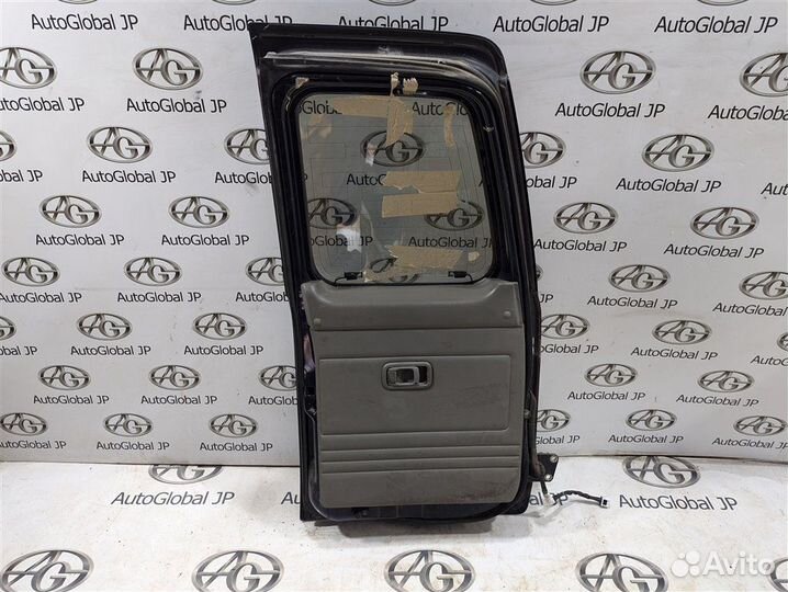 Дверь багажника левая Nissan Safari