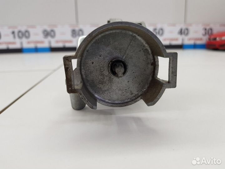 Замок зажигания с ключом