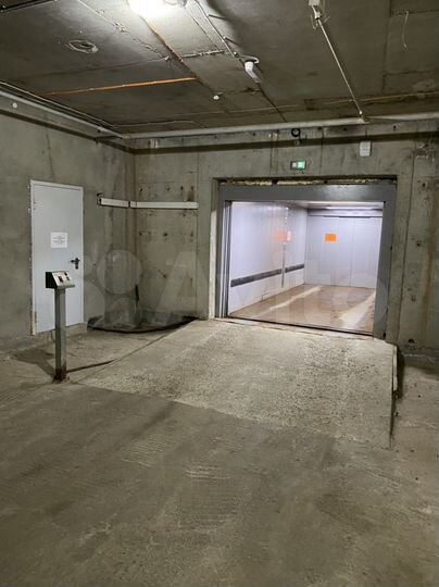 Машиноместо, 30 м²