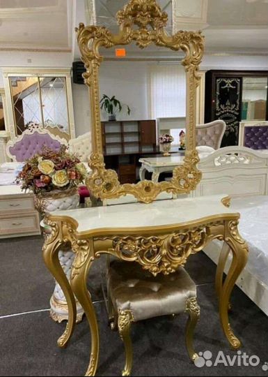 Консоль с зеркалом