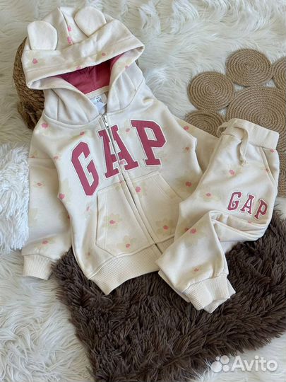 Gap костюм на девочку 98,104