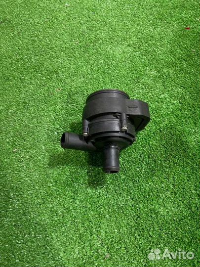 Насос охлаждающей жидкости Mercedes-Benz Gle C292