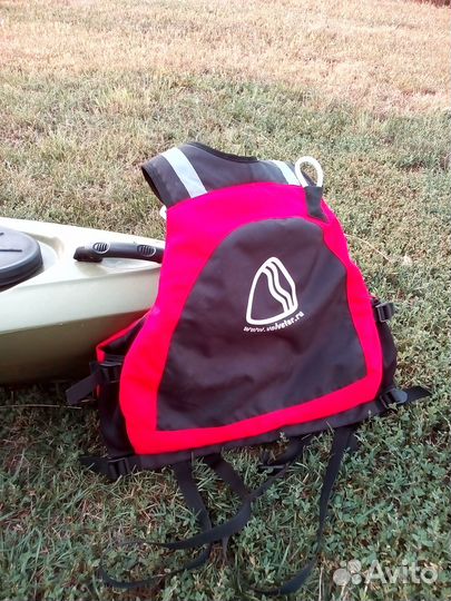 Спасательный жилет