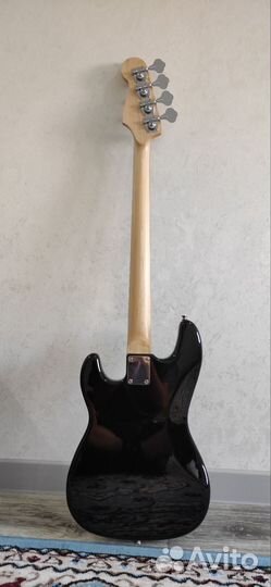 Бас гитара Homage и комбик leem