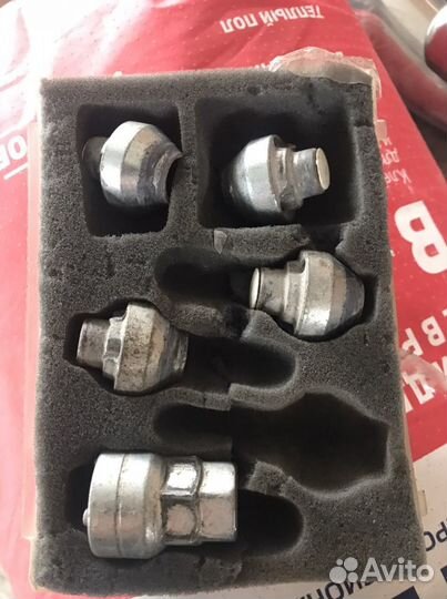 Секретки гайки на колеса