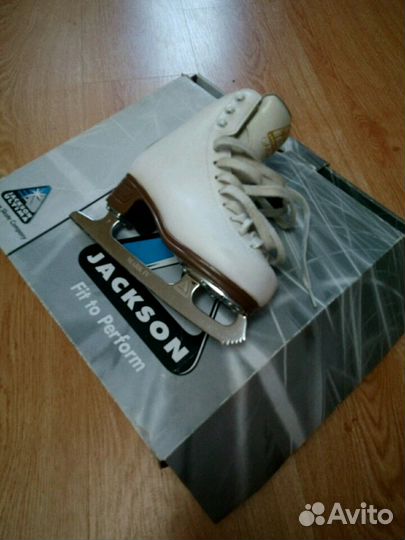 Коньки Jackson
