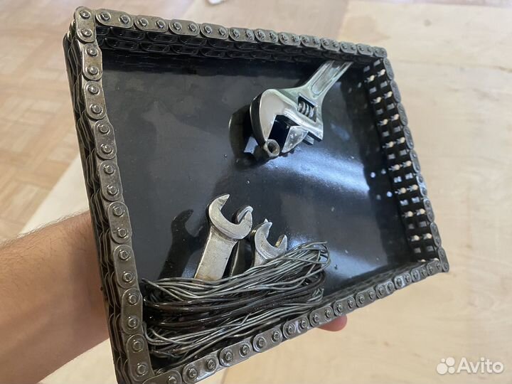 Картина из металла