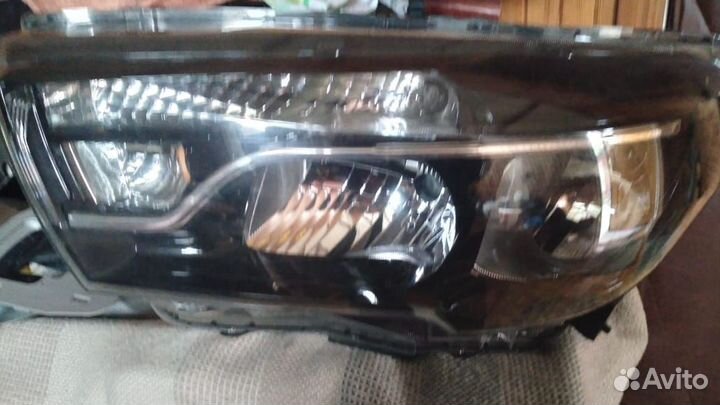 Фара Лада Веста Кросс левая