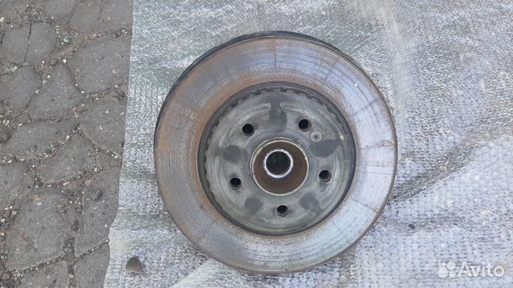 Задний правый поворотный кулак Mercedes W213 E200