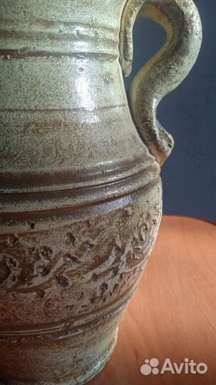 Винтажный глиняный кувшин