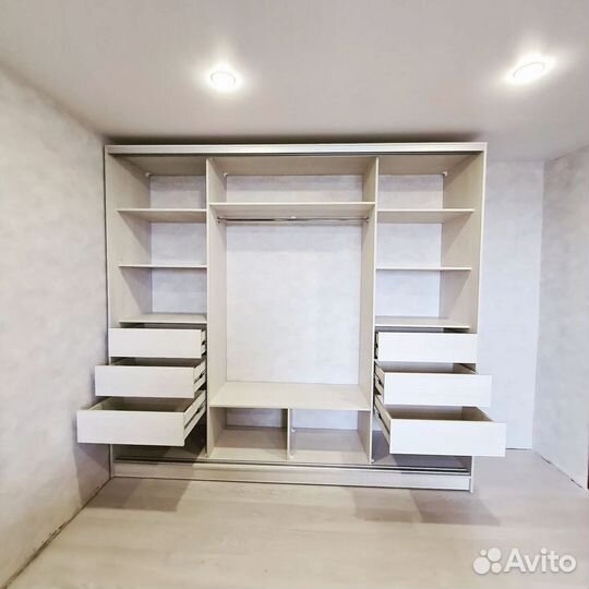 Шкаф с антресолью