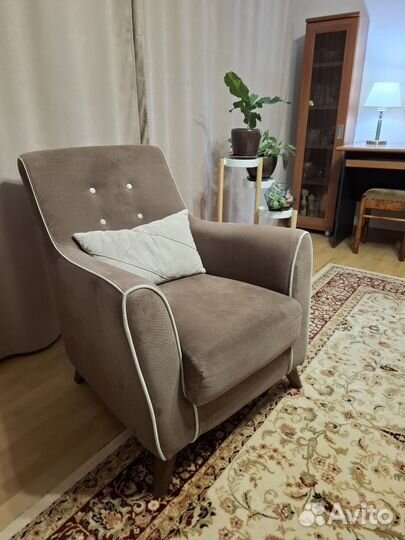 Мягкое кресло