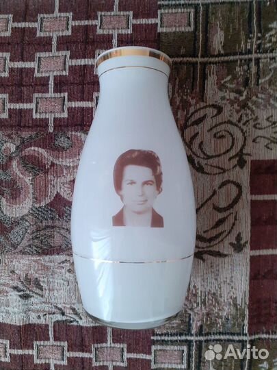 Советская винтажная ваза с Валентиной Терешковой