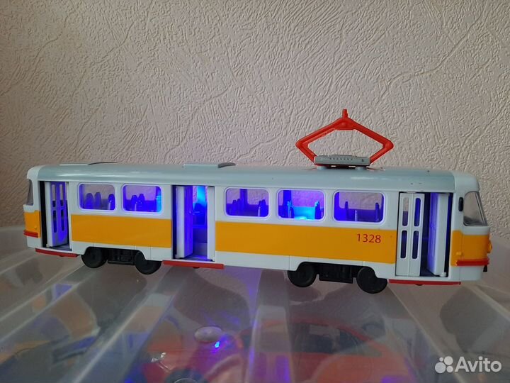 Машинки металлические