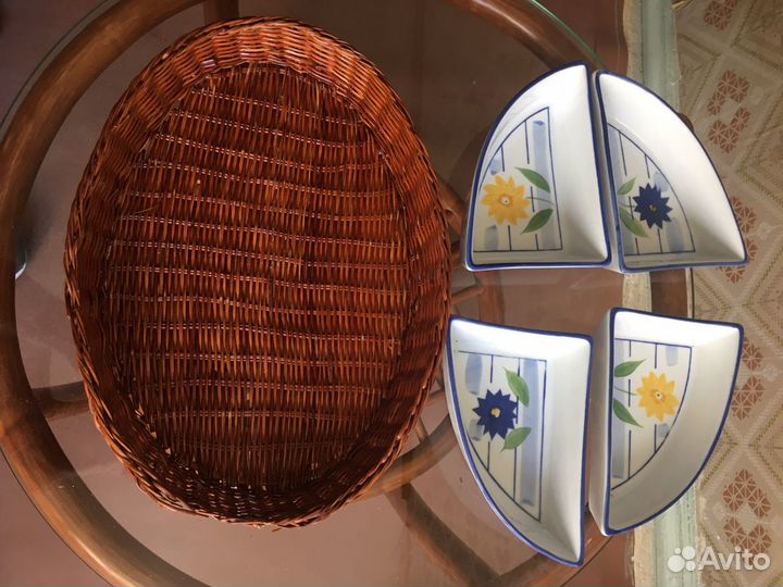 Фарфоровое блюдо