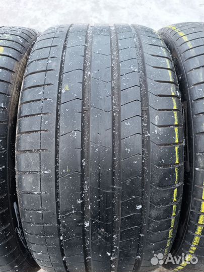 Pirelli P Zero PZ4 245/40 R20 и 275/35 R20