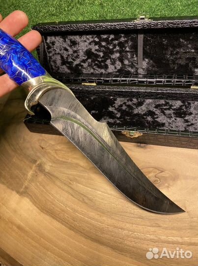 Нож акула дамаская сталь