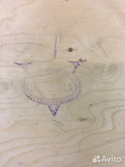 Старинные чемодан и шляпная коробка