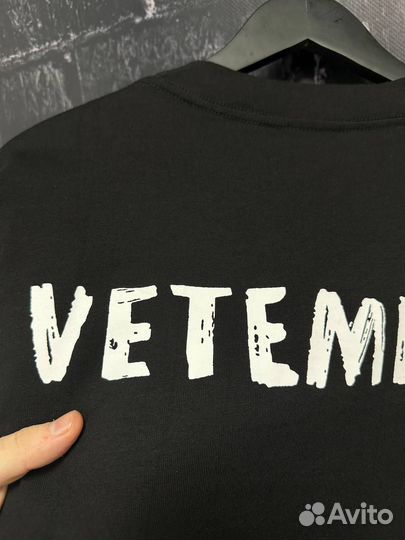 Футболка Vetements