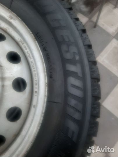 Bridgestone Ice Cruiser 7000 215/65 R16