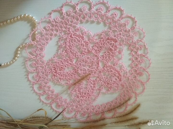 Салфетки техникой фриволите, ручная работа