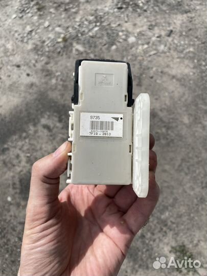 Блок управления Camry 40