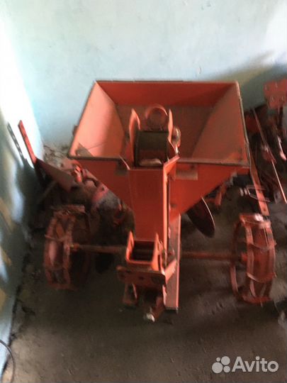 Картофелесажалка на мотоблок