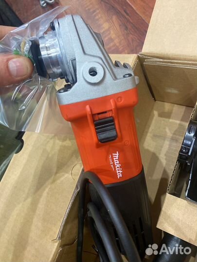 Ушм болгарка makita 125 M9508