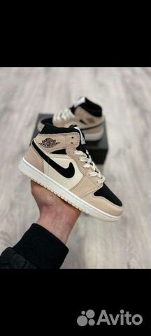 Кроссовки Nike air Jordan 1 mid + носки