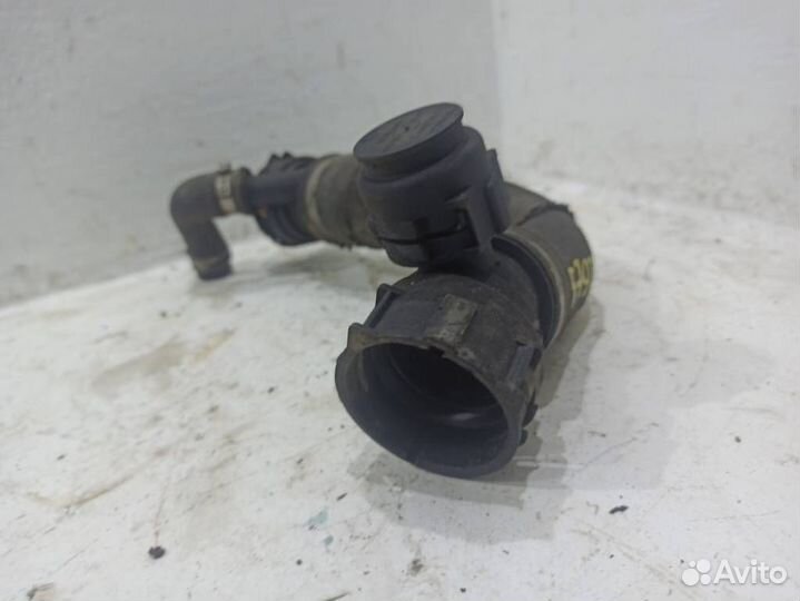 Патрубок системы охлаждения