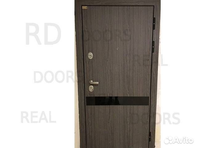 Металлическая входная дверь со вставками