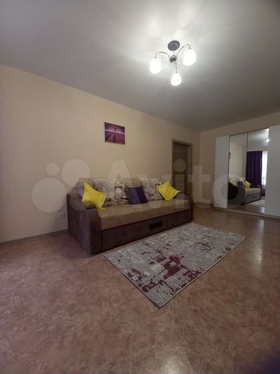 2-к. квартира, 60 м², 1/21 эт.