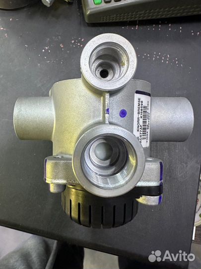 Клапан ручного тормоза