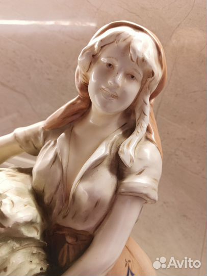 Фарфоровая статуэтка Германия 19 в