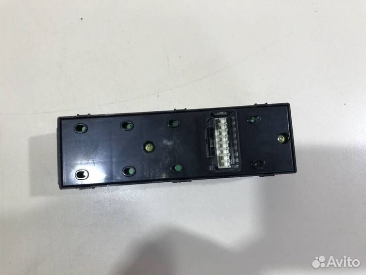 Блок управления стеклоподъемниками Hyundai Solaris