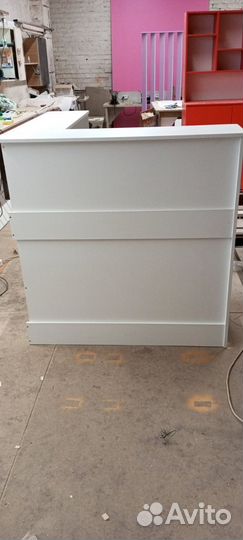 Стойка ресепшн