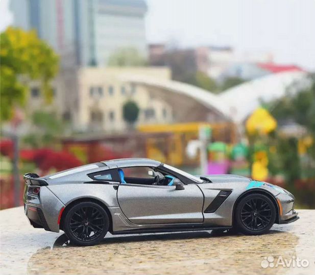 Легковой автомобиль Chevrolet Corvette 1:24