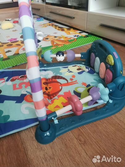 Развивающий коврик с пианино
