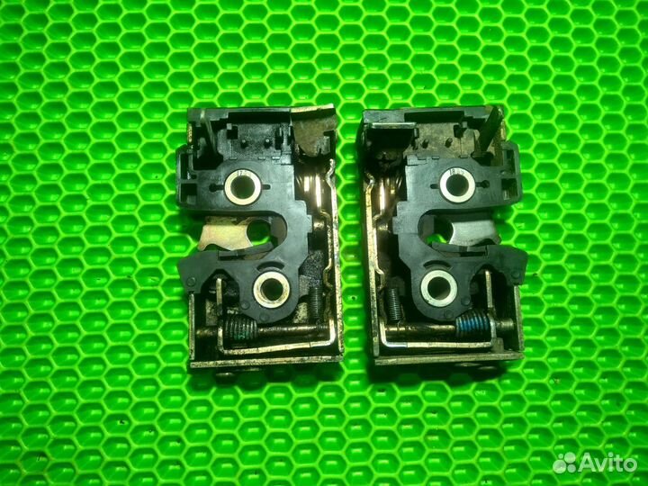 Замок задней двери Passat b3