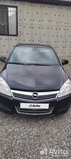 Opel Astra 1.8 AT, 2011, 159 182 км