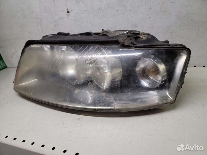 Фара передняя левая Audi A4 8E0941029C