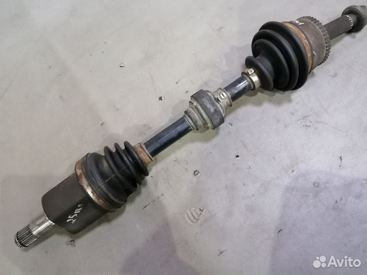 Привод передний левый Mitsubishi Carisma (DA) 2000