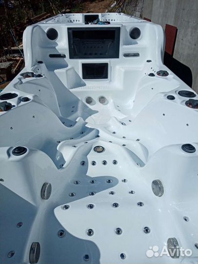 Обслуживание и уборка бассейнов, монтаж оборудован