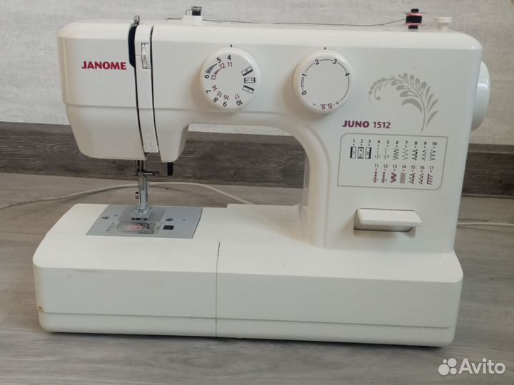 Швейная машина Janome 1512