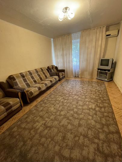 2-к. квартира, 49 м², 1/9 эт.