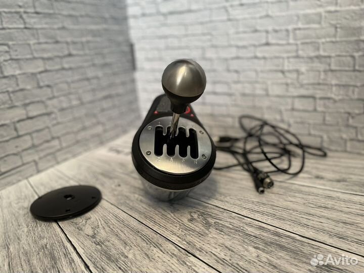 Thrustmaster TH8A шифтер