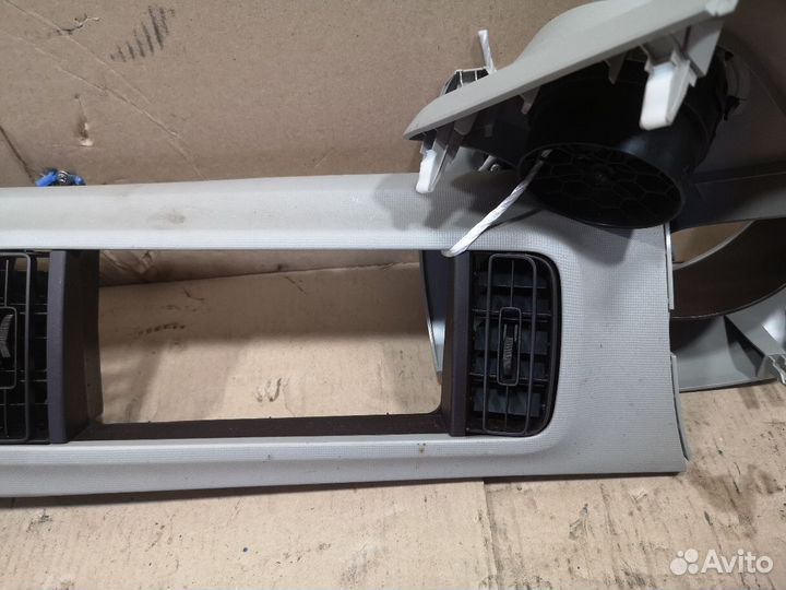 Консоль магнитофона Toyota Passo KGC30