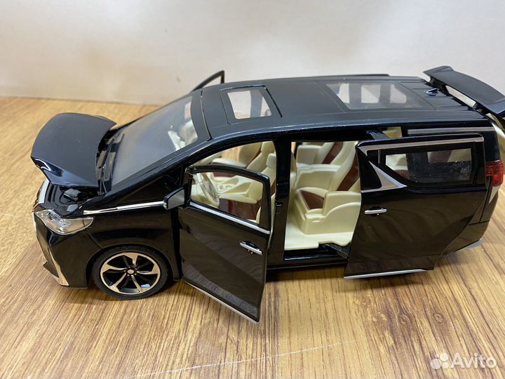 Металлическая машинка lexus lm300